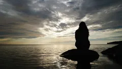 Prečo sa v samote cítite pokojnejšie? Psychológovia odhaľujú úžasné dôvody