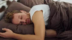 Táto fáza spánku rozhoduje, či budú rásť svaly – alebo či tréningy vyjdú nazmar: ako ju nezmeškať